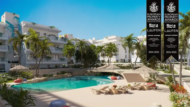 Luxuriöse Wohnanlage mit tropischem Poolbereich und Palmen – 3D Architekturvisualisierung Ibiza